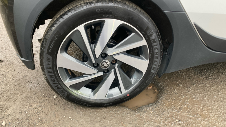 Toyota Aygo X 1.0 VVT-i Edge 5dr Auto Petrol Hatchback